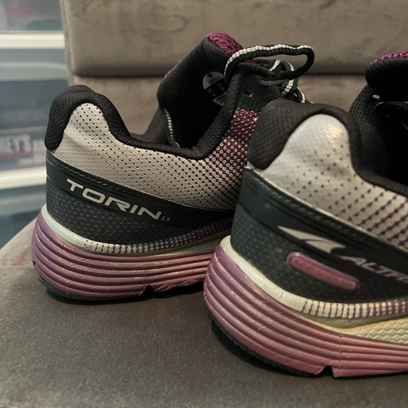 Altra Torrin 2.5 Women's Purple Running Shoes Size 8 - Picture 4 of 7